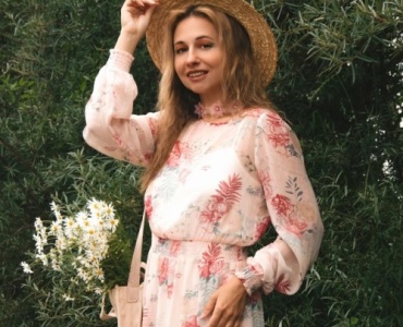 Vom Sommerhit zum Herbst-Look: So stylst du dein Sommerkleid warm & modern
