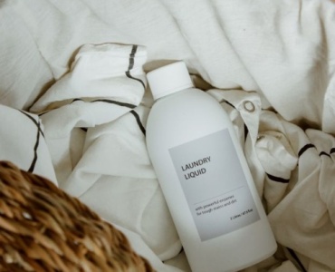 So bleibt dein Kaschmirpullover wie neu: Die besten Tipps zum richtigen Waschen und Pflegen