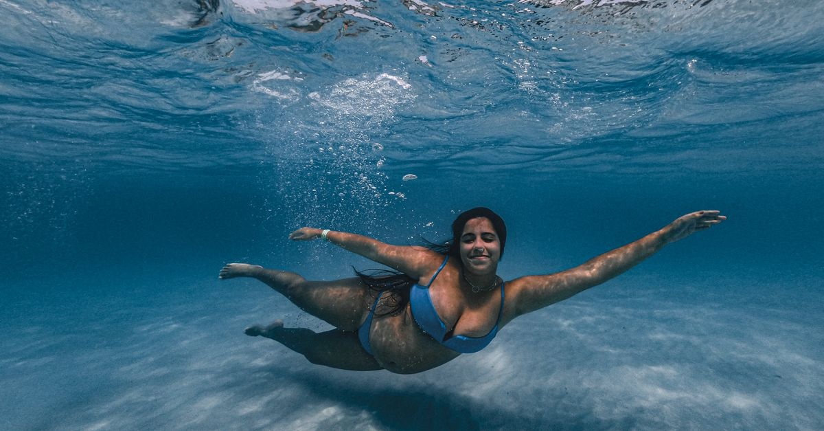 Schwimmen in der Schwangerschaft: So besprichst du es richtig mit Arzt oder Hebamme