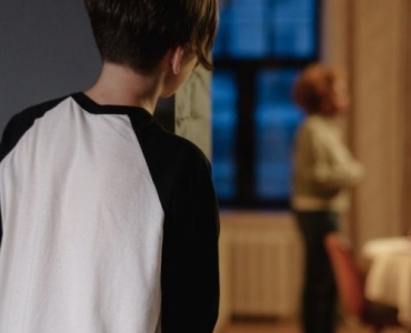Zwischen Liebe und Familie: Wie du den Loyalitätskonflikt mit Partner und Eltern klärst