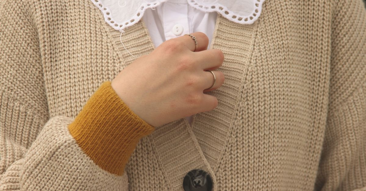 Layering mit Stil: So kombinierst du Weste und Strickjacke für einen modernen Look