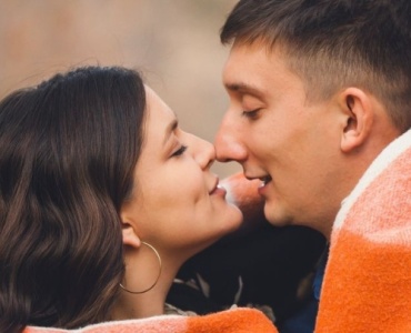 Liebe ohne sexuelle Anziehung: Wie asexuelle Menschen erfüllte romantische Beziehungen gestalten