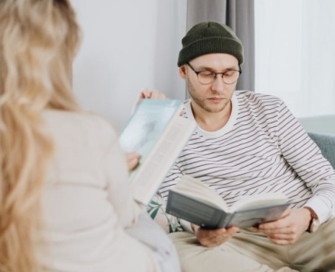 Stille Momente, starke Verbindung: Wie gemeinsames Lesen ohne Worte Nähe schafft