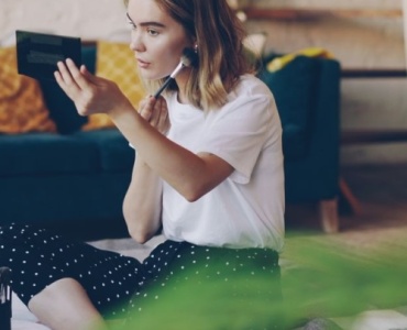 Perfekt geschminkt bei jedem Licht: So findest du die ideale Beleuchtung für dein Make-up