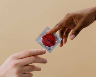 Klarheit im Bett: Wie du sexuelle Grenzen respektvoll und selbstbewusst kommunizierst